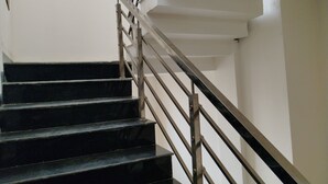 Gambar tidak terklasifikasi, 3 dari 25, tombol