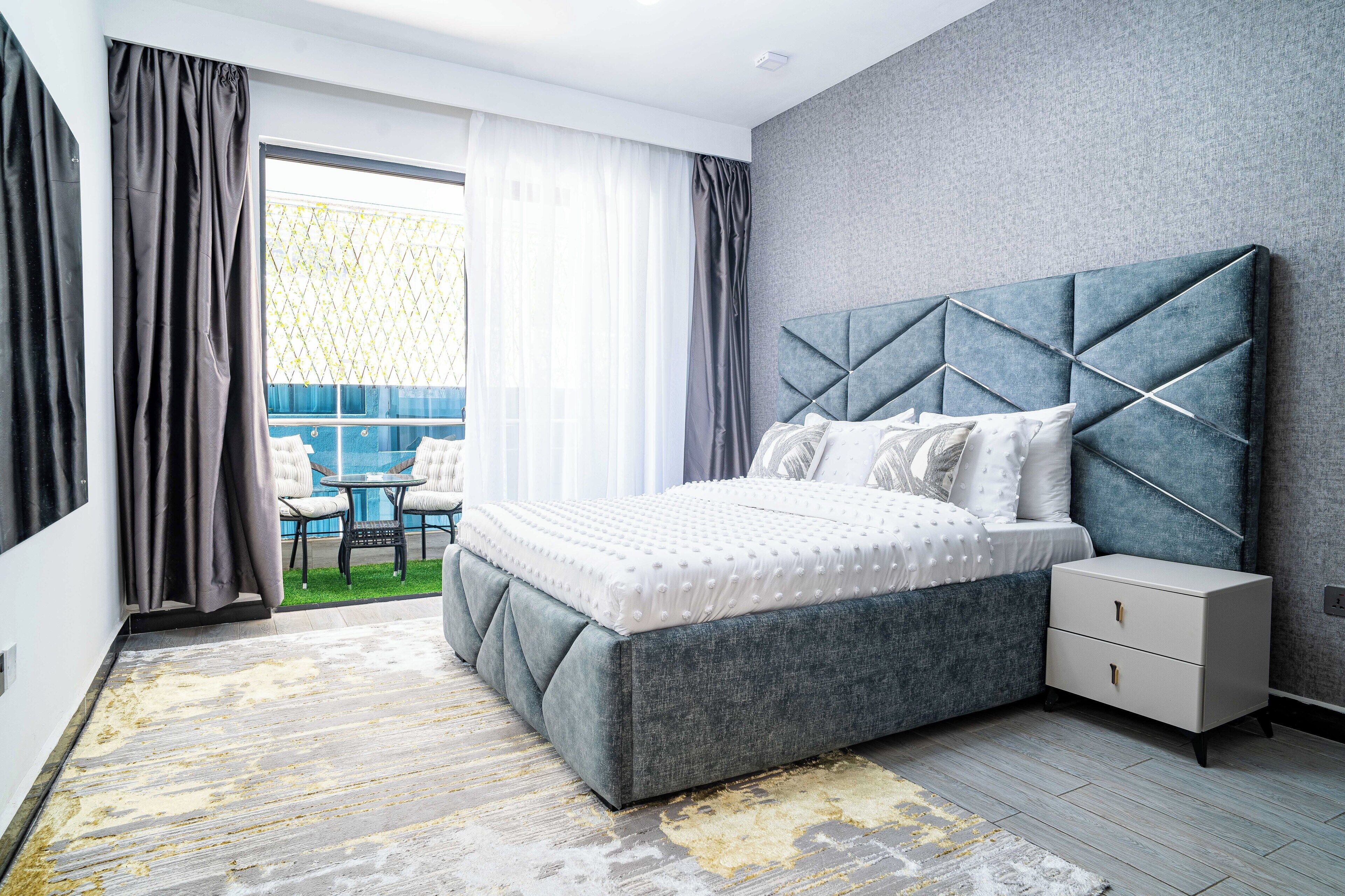 Superior Apartment, 1 Bedroom, Private Bathroom, Courtyard View | Laptop workspace, blackout drapes, iron/ironing board, free WiFi