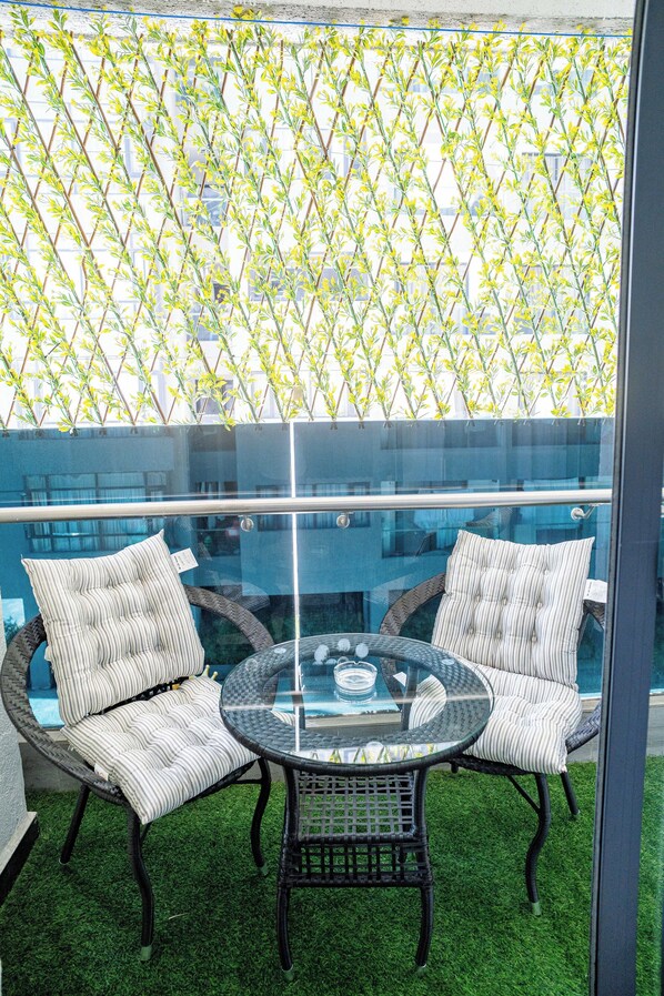 Superior Apartment, 1 Bedroom, Private Bathroom, Courtyard View | Terrace/patio