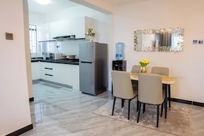 Superior Apartment, 1 Bedroom, Private Bathroom, City View | In-room dining - Maskan Airbnbs (Nairobi)