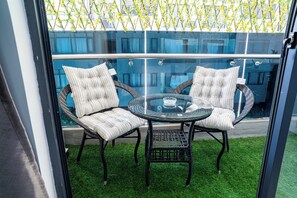 Superior Apartment, 1 Bedroom, Private Bathroom, Courtyard View | Terrace/patio - Maskan Airbnbs (Nairobi)