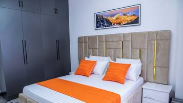 Apartamento superior, 2 quartos, banheiro privativo, vista para o pátio | Terraço/pátio