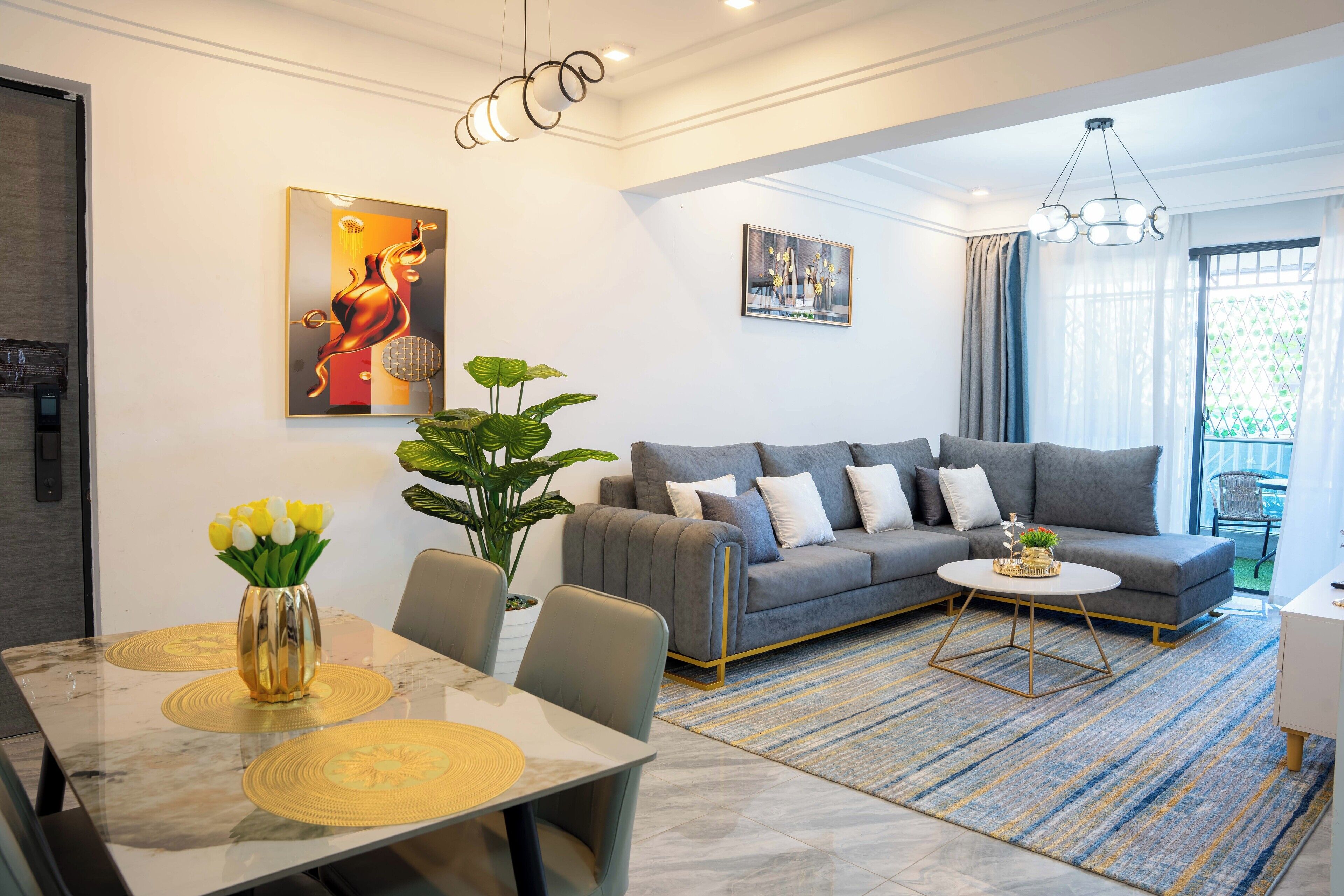 Superior Apartment, 1 Bedroom, Private Bathroom, City View | Living area