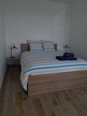 1 quarto, Wi-Fi de cortesia, roupa de cama