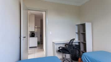 2 quartos, ferros/tábuas de passar roupa, Wi-Fi, roupa de cama