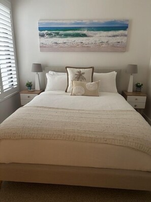 3 bedrooms, iron/ironing board, WiFi, bed sheets - Sandy Toes & Salty Kisses (Huskisson)