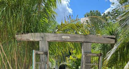 Charming 1- bedroom house with WiFi and AC in Francisco Uh May