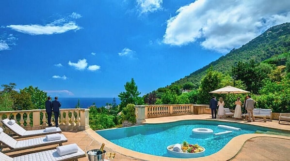 Outdoor pool - Villa at the gates of Monaco - Sea view - Private swimming pool - Ideal for families&groups (Monaco)