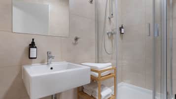 Family Apartment | Bathroom