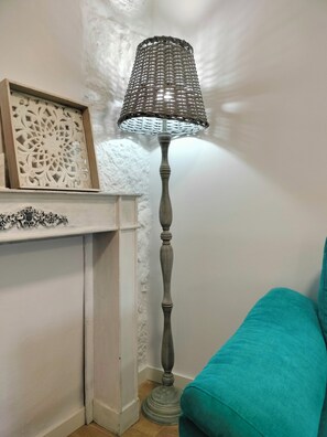 클래식 아파트, 금연, 산 전망 | 거실 공간