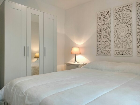 클래식 아파트, 금연, 산 전망 | 1 개의 침실, 암막 커튼, 방음 설비, 다리미/다리미판