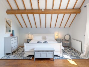 6 Schlafzimmer, Bügeleisen/Bügelbrett, Reisekinderbett, WLAN