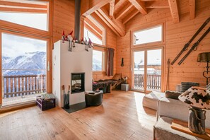 Basic-Chalet | Wohnbereich | Kamin