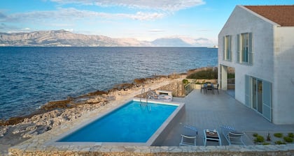 Luxury Seafront Villa Casa Familija Brac with Pool