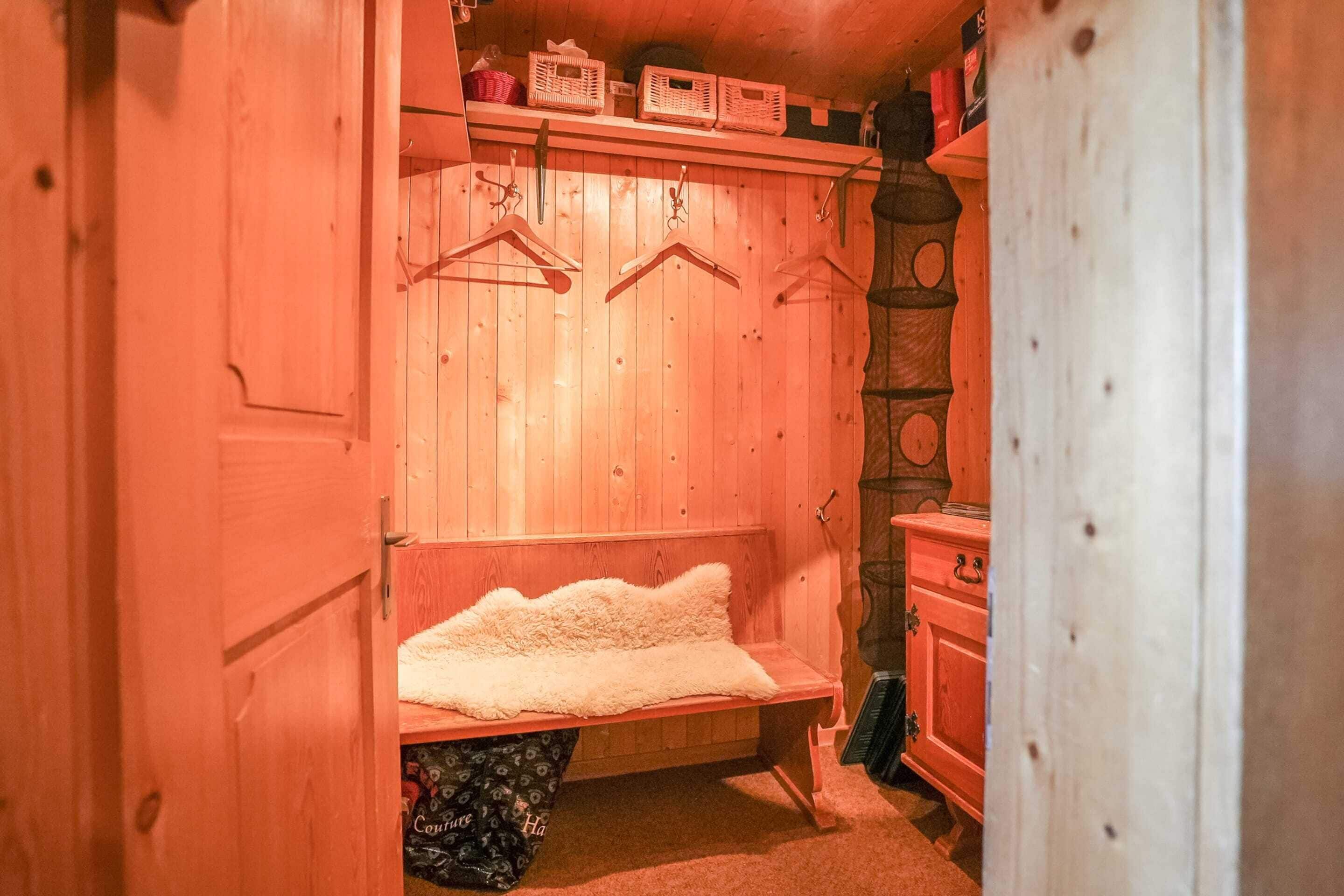 Basic Chalet | Interior