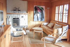 基础木屋 | 起居区 | 壁炉