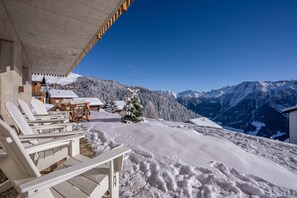 Basic Apartment (Chalet Onno Henny) | Property grounds - Chalet Onno (Bettmeralp)