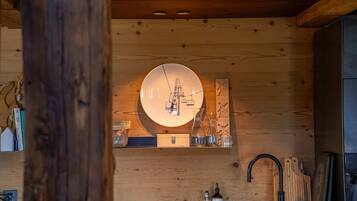 Basic Chalet | Interior