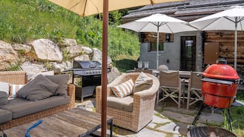 Basic Chalet | Outdoor dining