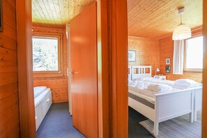 Basic Apartment | 2 bedrooms, laptop workspace, bed sheets