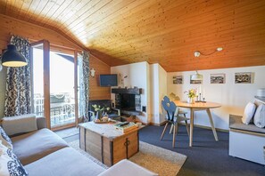 Televisión, chimenea