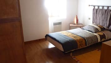 3 bedrooms, iron/ironing board