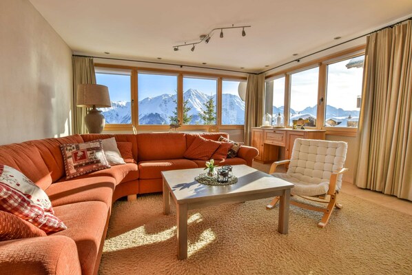 Basic Apartment | Living area | TV - Topas 7 (Bettmeralp)