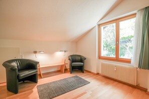 Basic Apartment | 1 bedroom, laptop workspace, bed sheets