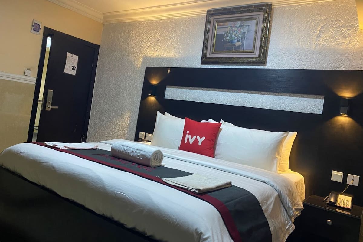 Deluxe Room, City View | Premium bedding, desk, laptop workspace, soundproofing