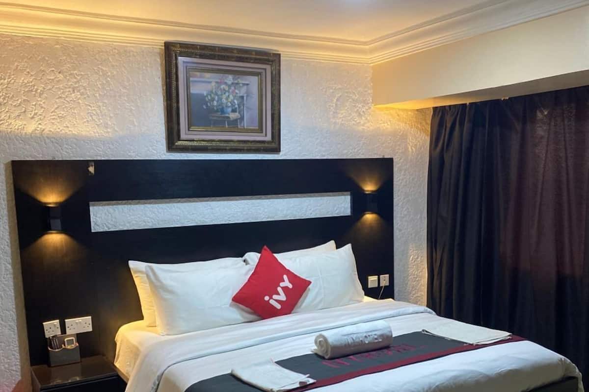 Executive Room, City View | Premium bedding, desk, laptop workspace, soundproofing