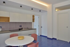 Fridge, stovetop, dishwasher, electric kettle - The Bell Tower Clock with panoramic views (Minori)