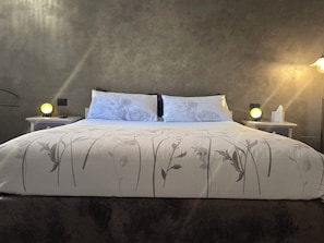 1 bedroom, iron/ironing board, travel cot, WiFi