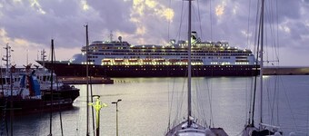 In the heart of the city, near the sea, the Port and the Railway Station...