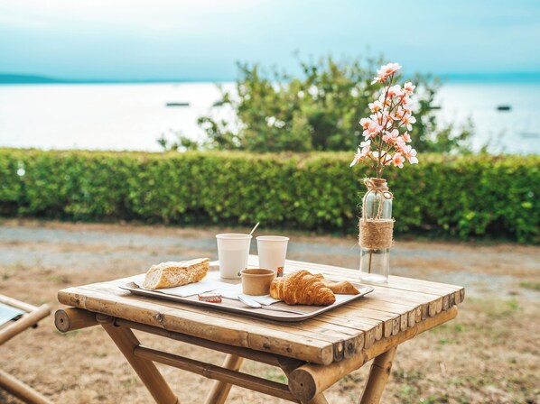 Kontinental frokost i helgene (EUR 9 per person)