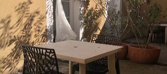 Studio on English courtyard 2 TVA