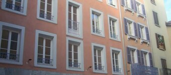 Studio on English courtyard 2 TVA Grenoble city center