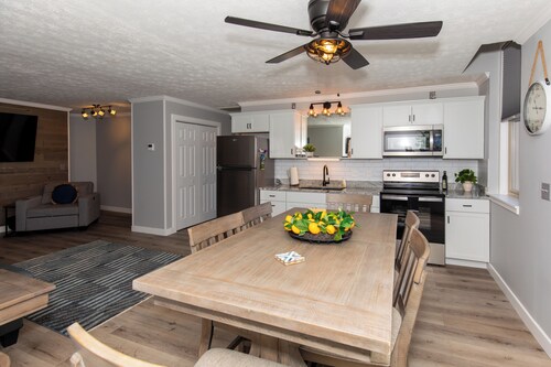 NEW! Remodeled & Upgraded Vacation Apartment