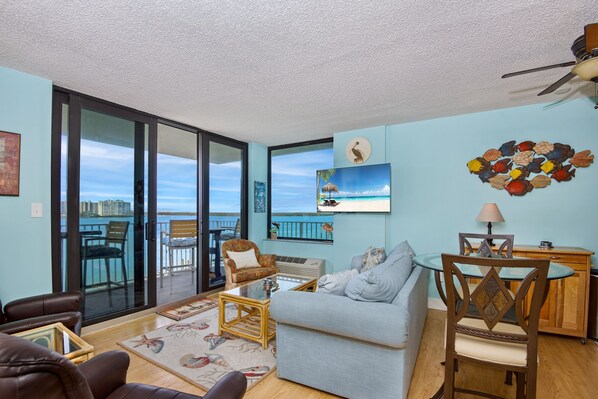 TV - ☀️Stunning Gulf Views-Private Beach, Community Pool-Lovers Key #303☀️ (Bonita Springs)