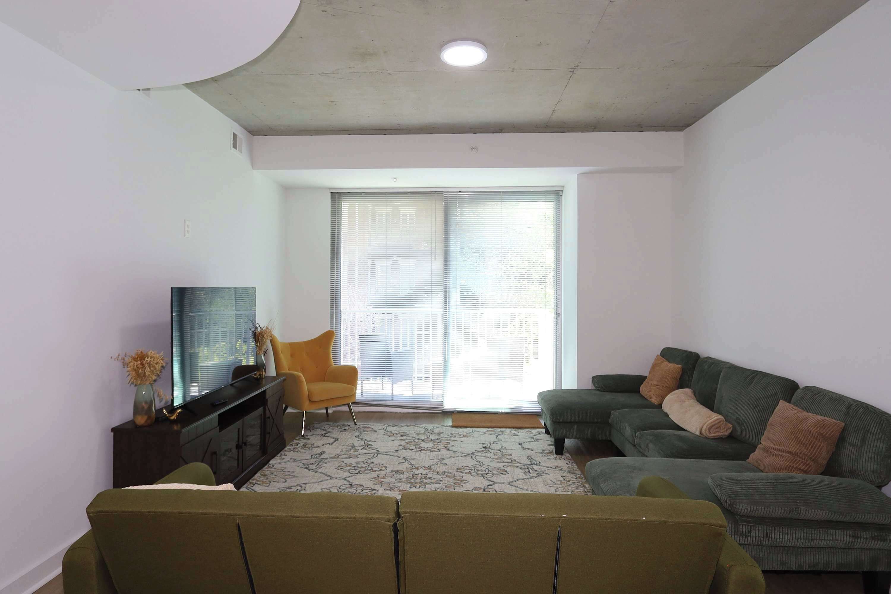 TV, fireplace, offices