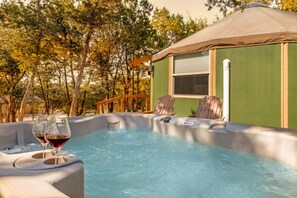 Outdoor spa tub - Voyager Yurt Cabin Luxe Glamping w Private Hot Tub (Canyon Lake)