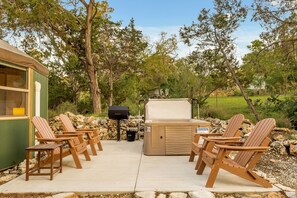 Outdoor spa tub - Voyager Yurt Cabin Luxe Glamping w Private Hot Tub (Canyon Lake)