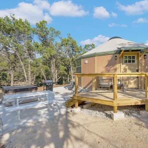 Outdoor dining - Stetson + Gentry: 2 Lux Connected Yurts | 5bds 2ba (Canyon Lake)