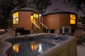 Outdoor spa tub