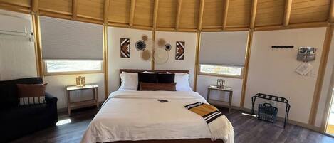 Iron/ironing board, travel cot, WiFi, bed sheets