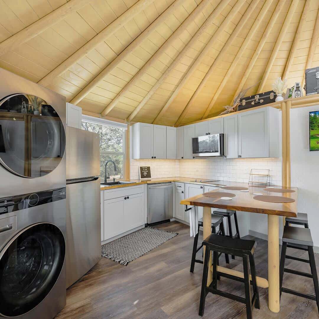 Refrigerador, microondas, horno, placa de cocina