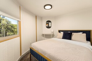3 bedrooms, iron/ironing board, travel crib, WiFi