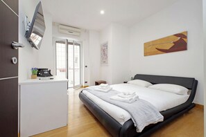 2 quartos, ferros/tábuas de passar roupa, Wi-Fi de cortesia