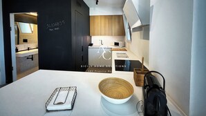 茶具/咖啡用具、微波炉、烤箱、炉灶