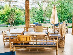 Living area - Lodging Nature Camp Vallée de Dordogne (Lacave)