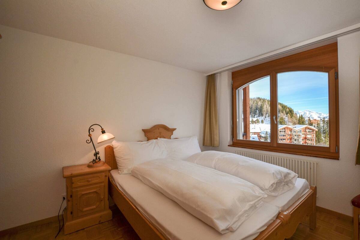 1 bedroom, desk, laptop workspace, bed sheets